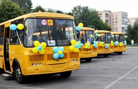 Шкільні автобуси для шкіл району