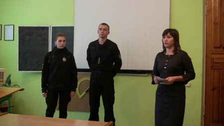 Правоохоронці провели профілактичну бесіду з учнями Дубровицької ЗОШ №1