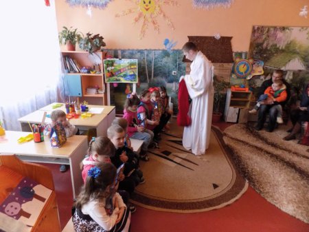 Святий Миколай завітав до діток  Нивецького НВК.