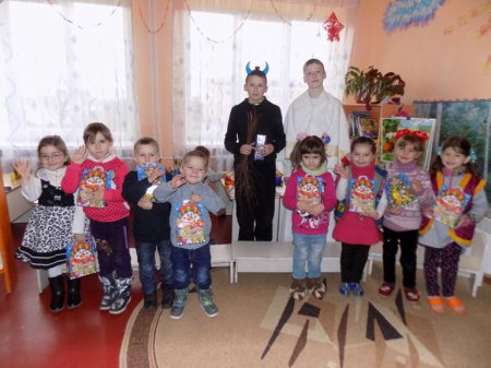 Святий Миколай завітав до діток  Нивецького НВК.